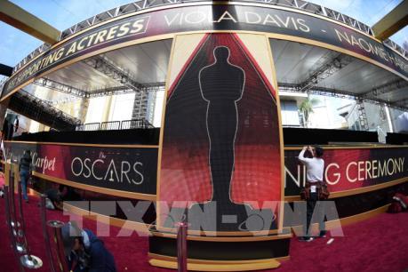 Hú vía khi một phần sân khấu Oscar 2017 đổ sập