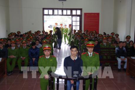 Xét xử vụ án mua bán trái phép 1.415 bánh heroin