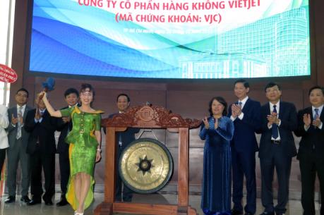 Cổ phiếu Vietjet chính thức chào sàn HOSE