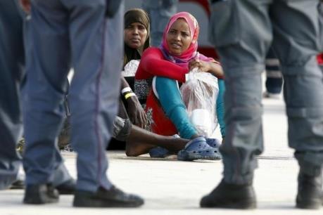 Báo động thực trạng bóc lột phụ nữ và trẻ em