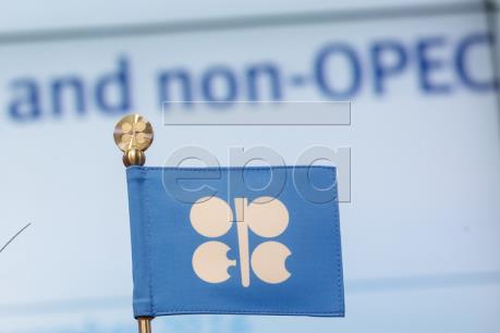 OPEC tiếp tục cắt giảm sản lượng dầu mỏ