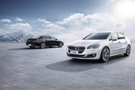 Peugeot Việt Nam giảm giá mạnh hàng loạt mẫu xe