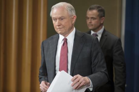 Mỹ: Phe Dân chủ gây sức ép đòi Bộ trưởng Tư pháp Jeff Sessions từ chức