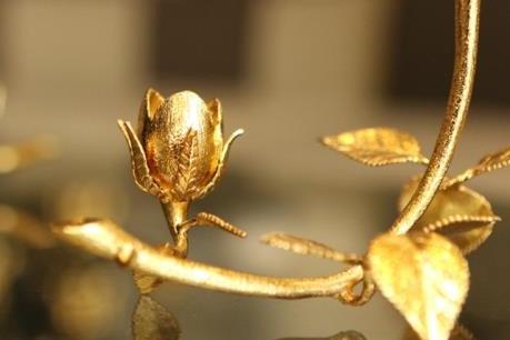 Đại gia Quảng Ninh chi gần 1 tỷ đồng mua hồng vàng nguyên khối làm quà tặng vợ dịp 8/3