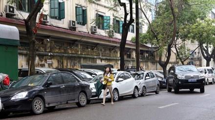 Từ 7/3, Hà Nội thực hiện đỗ xe theo ngày chẵn lẻ trên phố Nguyễn Gia Thiều