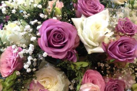 Hoa hồng tăng giá gấp 3 lần dịp lễ 8/3