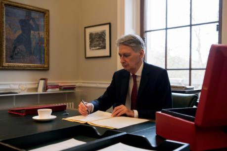 Dự báo một số nội dung chính trong báo cáo ngân sách 2017 của Anh