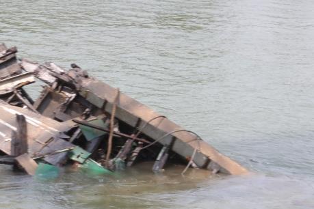 Quảng Ninh điều tra nguyên nhân chìm đầu đẩy sà lan khiến 2 người thiệt mạng