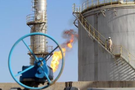 Giá dầu ngọt nhẹ Mỹ rơi xuống dưới ngưỡng 50 USD/thùng