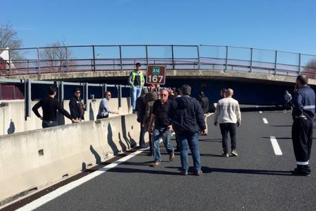 Sập cầu vượt ở Italy làm 4 người thương vong