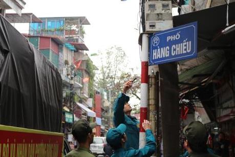 Hà Nội quyết "làm sạch" vỉa hè cho người đi bộ 