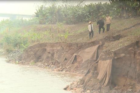 Khắc phục sự cố sạt lở kè Lam Sơn trên đê tả sông Hồng
