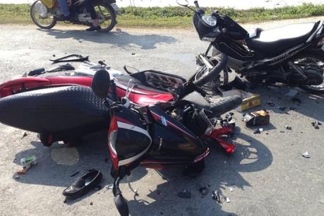 Cảnh báo tai nạn do bất cẩn khi điều khiển xe máy