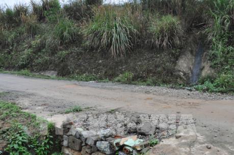 Những lời hứa bị “bỏ quên” ở hai bên tuyến cao tốc Nội Bài – Lào Cai