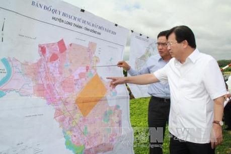 Phó Thủ tướng Trịnh Đình Dũng chủ trì cuộc họp về thiết kế sân bay Long Thành