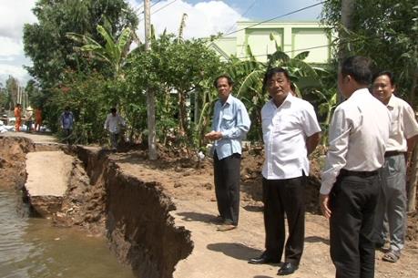 Trà Vinh sớm di dời hơn 1.000 hộ dân khỏi vùng sạt lở nghiêm trọng