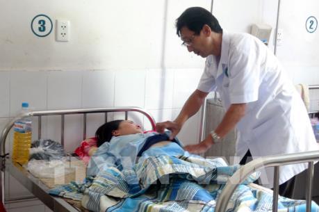 Ngộ độc tập thể sau khi ăn thịt và lòng lợn để qua ngày