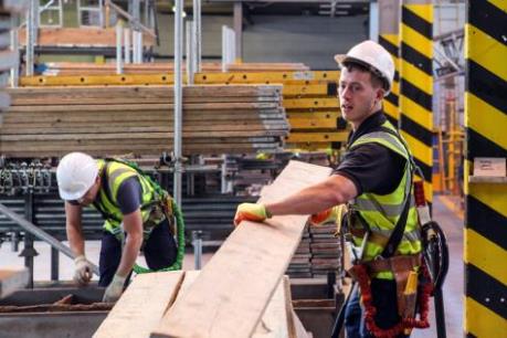 Chi phí lao động chênh lệch 10 lần giữa các nước EU