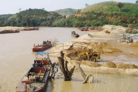 Bắt quả tang 5 ghe hoạt động khai thác cát trái phép trên sông Đồng Nai