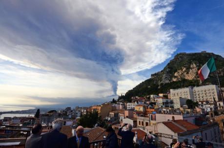 Italy: Núi lửa Etna phát nổ làm 10 người bị thương