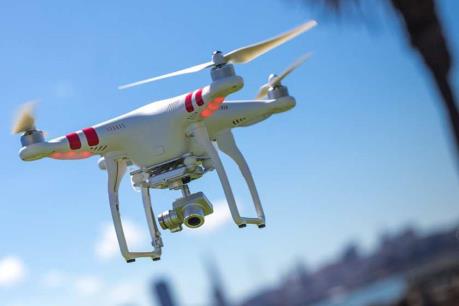Canada đề ra quy định mới về sử dụng vật thể bay điều khiển từ xa