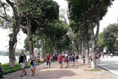 Tự do hoạt động biểu diễn tại phố đi bộ hồ Hoàn Kiếm, nên hay không?