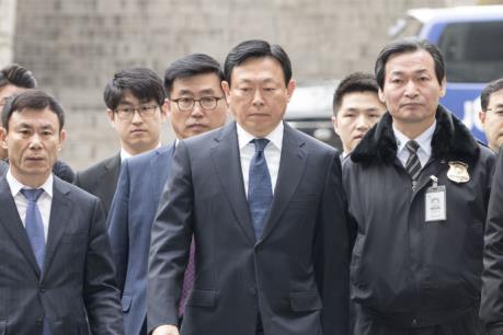 Nhiều thành viên thuộc gia đình lãnh đạo Tập đoàn Lotte ra tòa