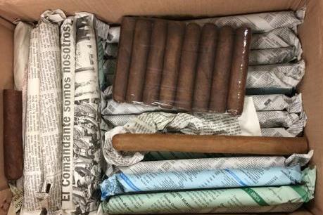 Hải quan thu giữ 16.996 điếu xì gà tại Sân bay Nội Bài