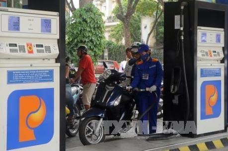 Dán tem đồng hồ đo xăng: Giải pháp tình thế nhưng hợp lý