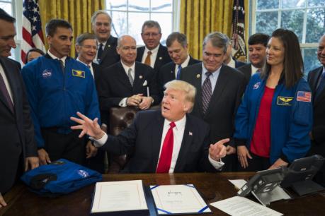 Tổng thống Mỹ thúc đẩy sứ mệnh đưa con người lên Sao Hỏa