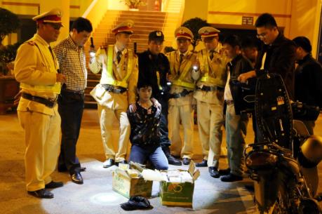 Lạng Sơn bắt đối tượng vận chuyển trái phép 73 bánh heroin