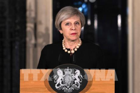 Thủ tướng Theresa May lên án mạnh mẽ vụ tấn công bên ngoài tòa nhà Quốc hội Anh