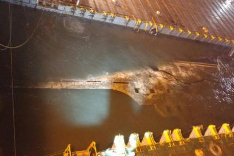 Hàn Quốc trục vớt được một phần phà Sewol