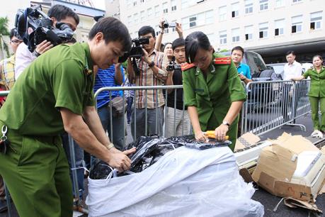 Tịch thu, xử lý nhiều hàng hóa không rõ nguồn gốc, xuất xứ