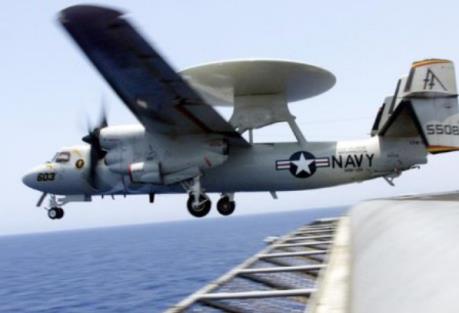 Máy bay quân sự Mỹ hạ cánh khẩn cấp xuống Indonesia