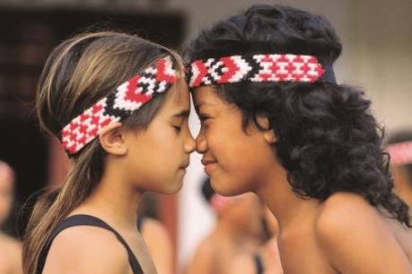 14 cách chào hỏi độc đáo trên thế giới