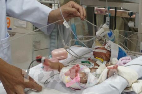 Giành lại sự sống cho bé sinh non nặng 900g bị tim bẩm sinh