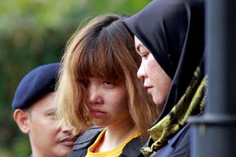 Đại sứ quán Việt Nam tại Malaysia và Luật sư tiếp xúc với công dân Đoàn Thị Hương