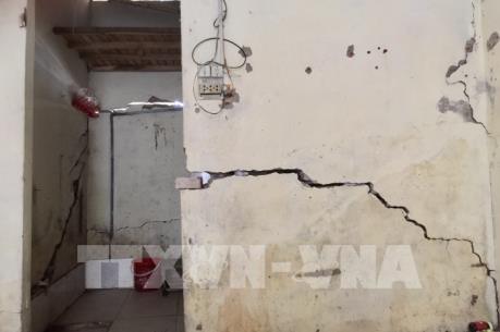 Người dân “đánh đu” với tính mạng do việc thi công của Dự án chung cư Five Star Garden