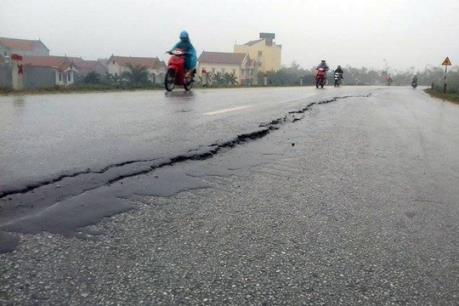Tìm ra nguyên nhân gây lún nứt đê sông Hồng tại Hưng Yên