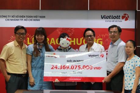 Mua xổ số Vietlott theo ngày sinh, nhân viên văn phòng trúng hơn 24 tỷ đồng