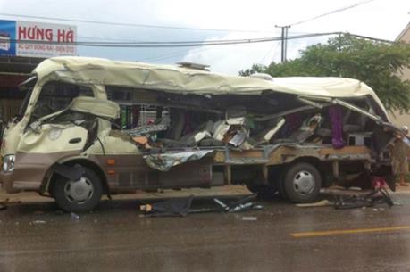 Khởi tố hai tài xế gây ra hai vụ tai nạn làm 6 người tử vong tại Nghệ An