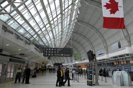 Phát hiện thiết bị nổ giả tại sân bay quốc tế Canada