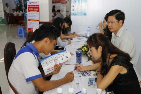 TP Hồ Chí Minh thừa lao động, doanh nghiệp vẫn “đỏ mắt” tìm người