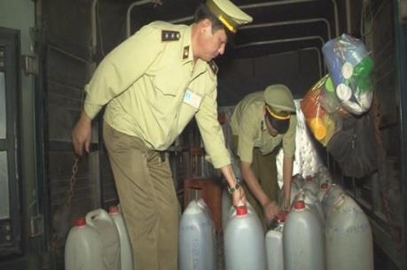 Hưng Yên thu giữ hơn 700 lít rượu không rõ nguồn gốc