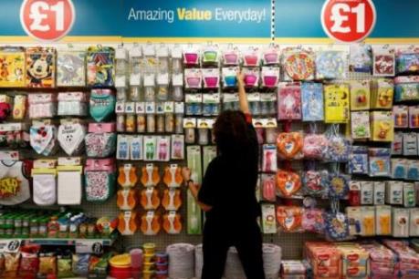 Chi tiêu dùng tại Anh tăng thấp nhất trong ba năm qua