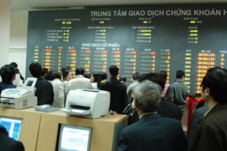 Chứng khoán chiều 26/4: Sắc xanh nhuộm hai sàn