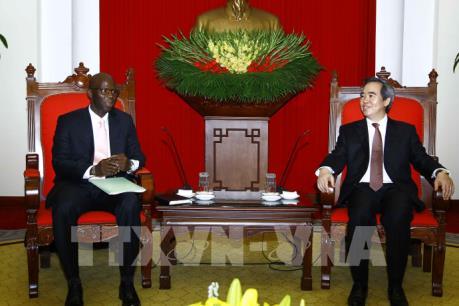 Trưởng Ban Kinh tế Trung ương tiếp Giám đốc Quốc gia WB tại Việt Nam