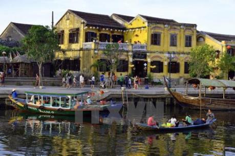 Hội An đón chào vị khách thứ 10 triệu