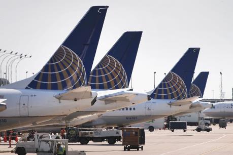 Câu chuyện "United Airlines" và lý do vì sao khách hàng đã mua vé nhưng vẫn không được bay